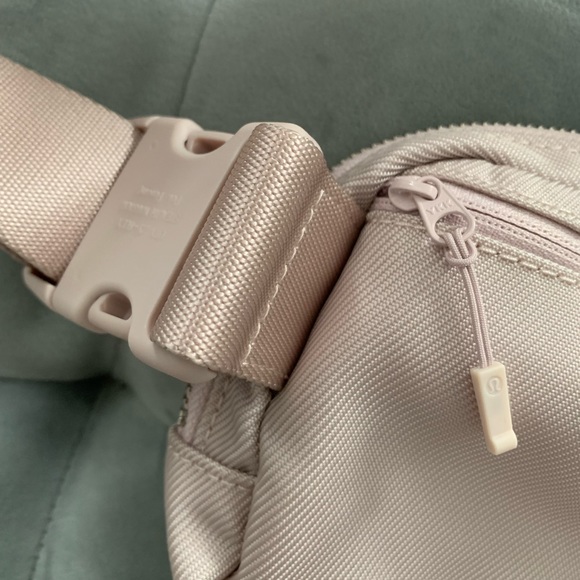 ORIGINAL OG Lululemon Everywhere Belt Bag Misty Pink - Picture 14 of 15